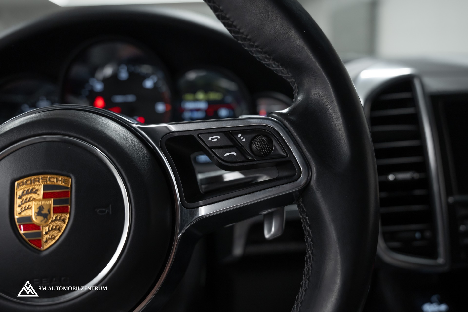 PORSCHE Cayenne Diesel / Bose / Luftfahrwerk / Rückfahrkamera-image-25