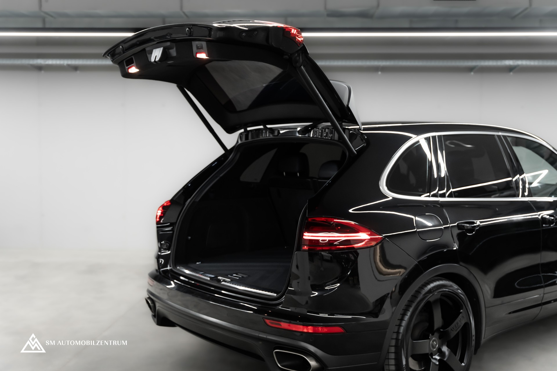 PORSCHE Cayenne Diesel / Bose / Luftfahrwerk / Rückfahrkamera-image-9