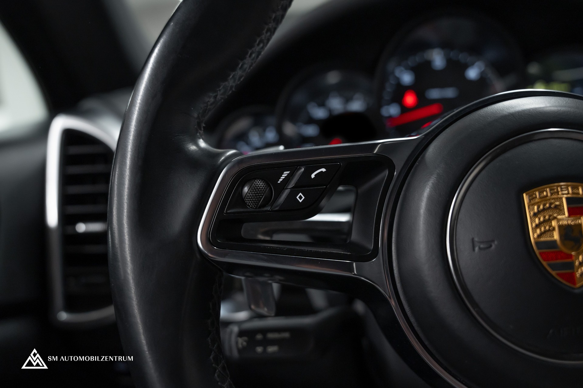 PORSCHE Cayenne Diesel / Bose / Luftfahrwerk / Rückfahrkamera-image-24