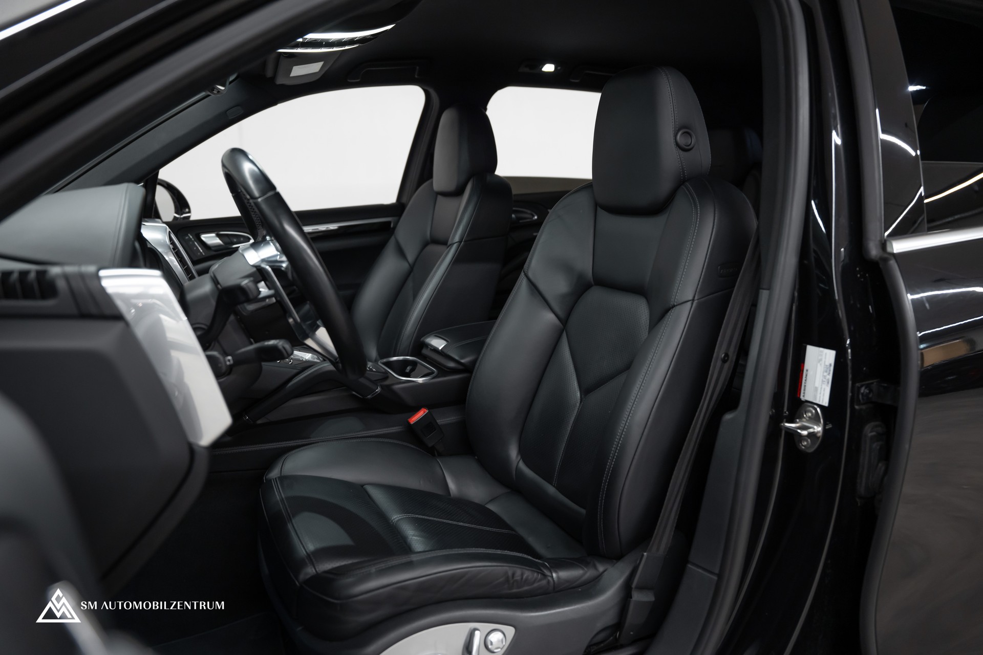 PORSCHE Cayenne Diesel / Bose / Luftfahrwerk / Rückfahrkamera-image-16