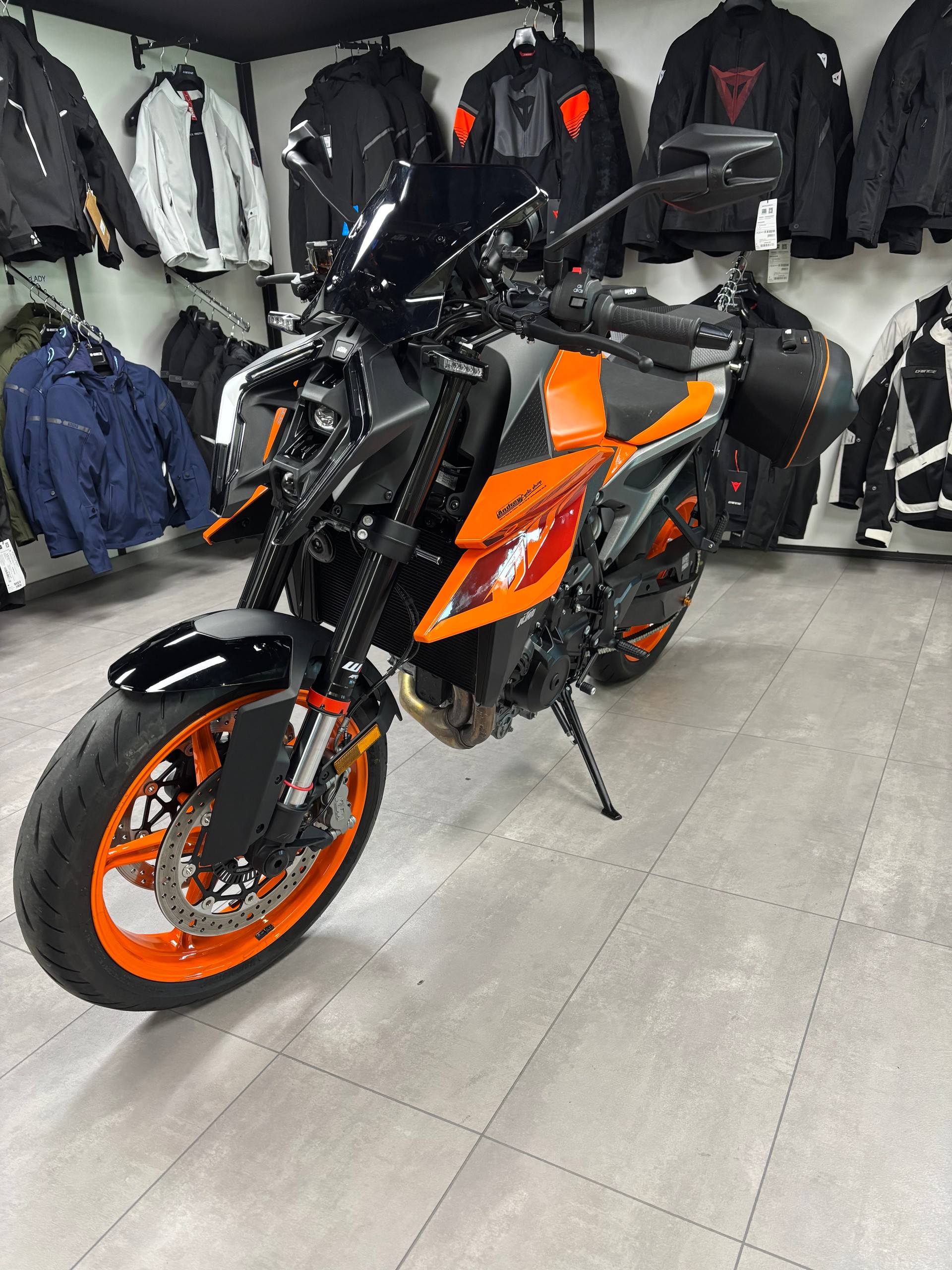 KTM 990 Duke-image-3