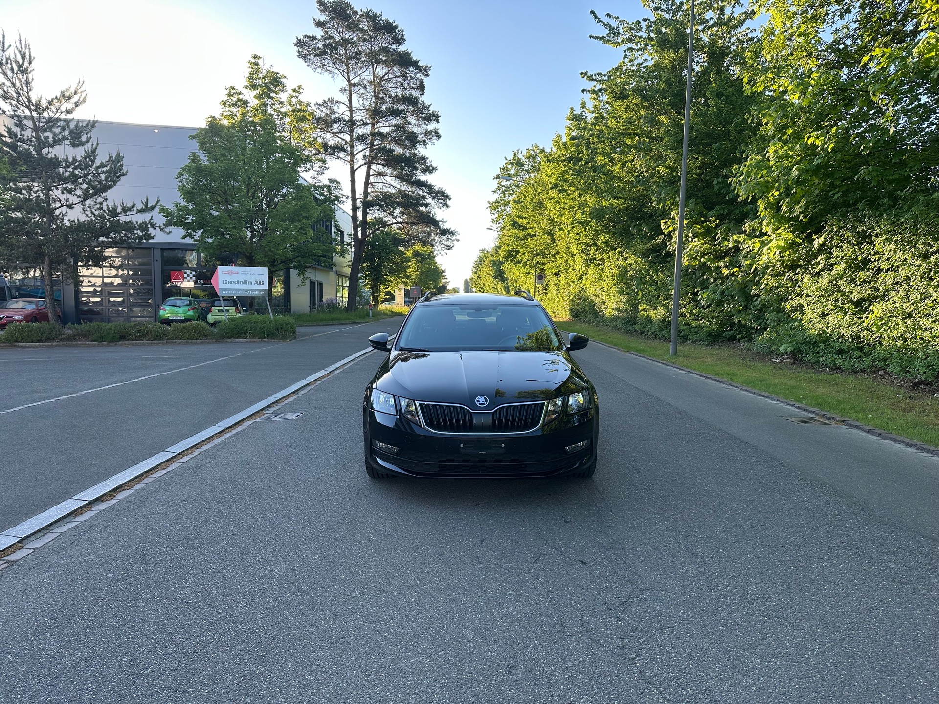 SKODA Octavia Combi 1.6 TDI Active DSG-image-1