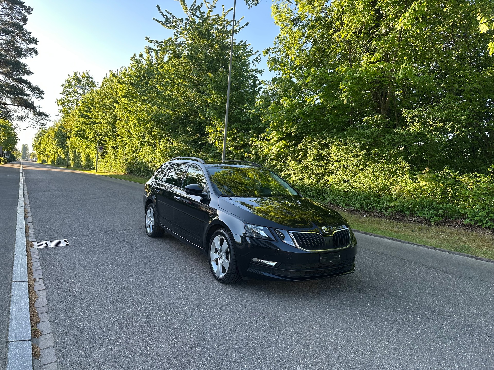 SKODA Octavia Combi 1.6 TDI Active DSG-image-15