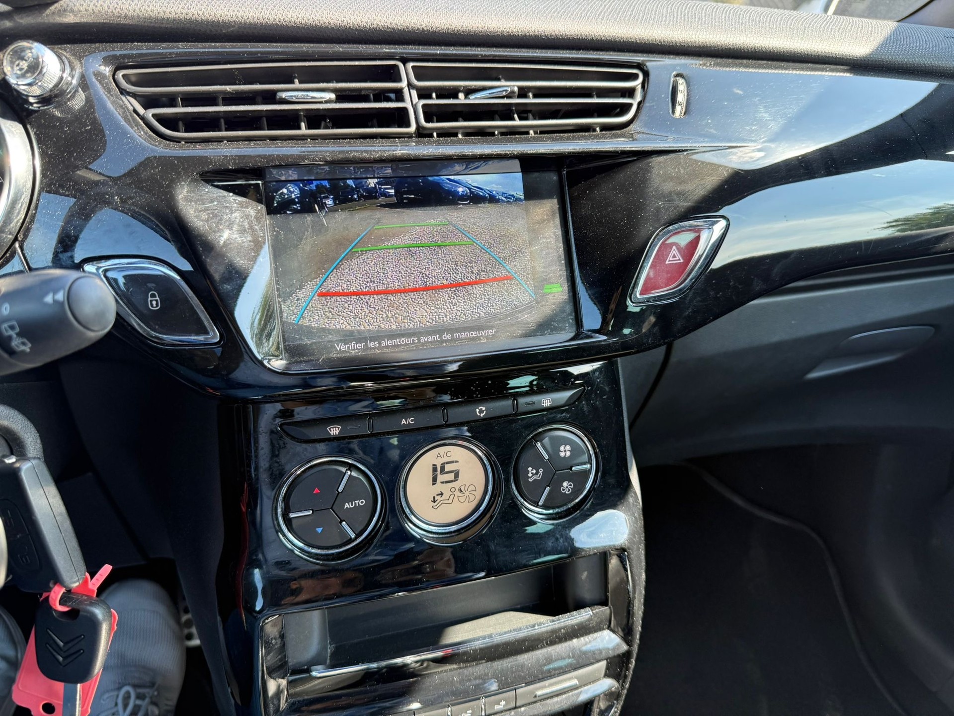 DS AUTOMOBILES DS 3 1.2 THP STT-image-9