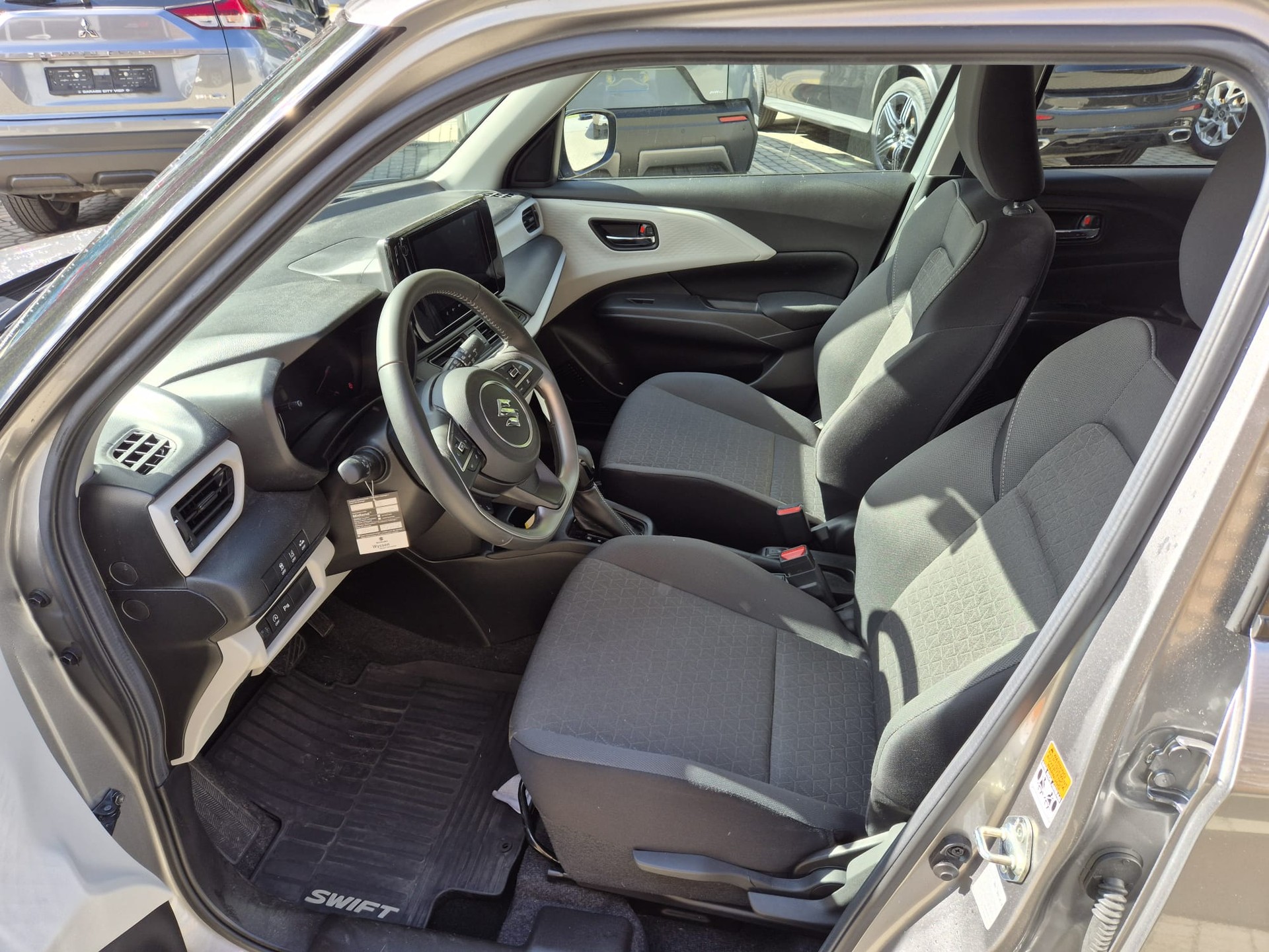 SUZUKI Swift 1.2 1st Edition Hybrid CVT-image-5