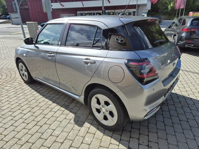 SUZUKI Swift 1.2 1st Edition Hybrid CVT-showroom-element-2