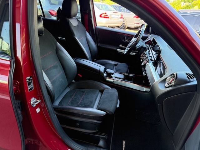 MERCEDES-BENZ GLB 35 AMG 4Matic 8G-Tronic-image-11