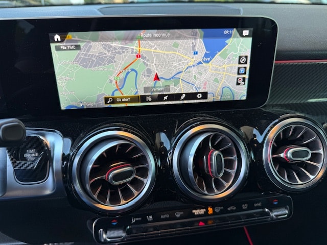 MERCEDES-BENZ GLB 35 AMG 4Matic 8G-Tronic-image-13
