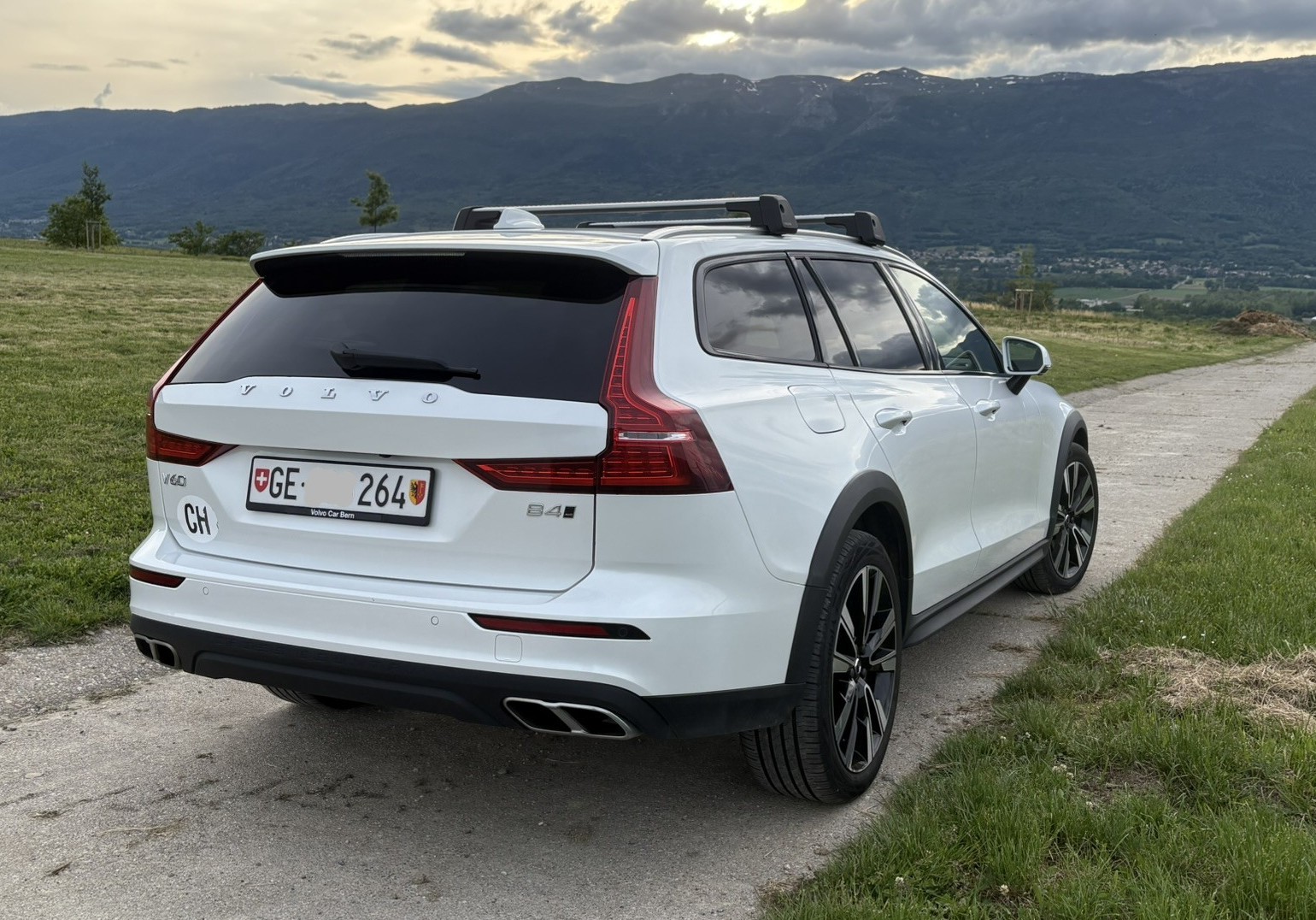 VOLVO Cross Country 2.0 B4 Mild Hybrid AWD-image-1