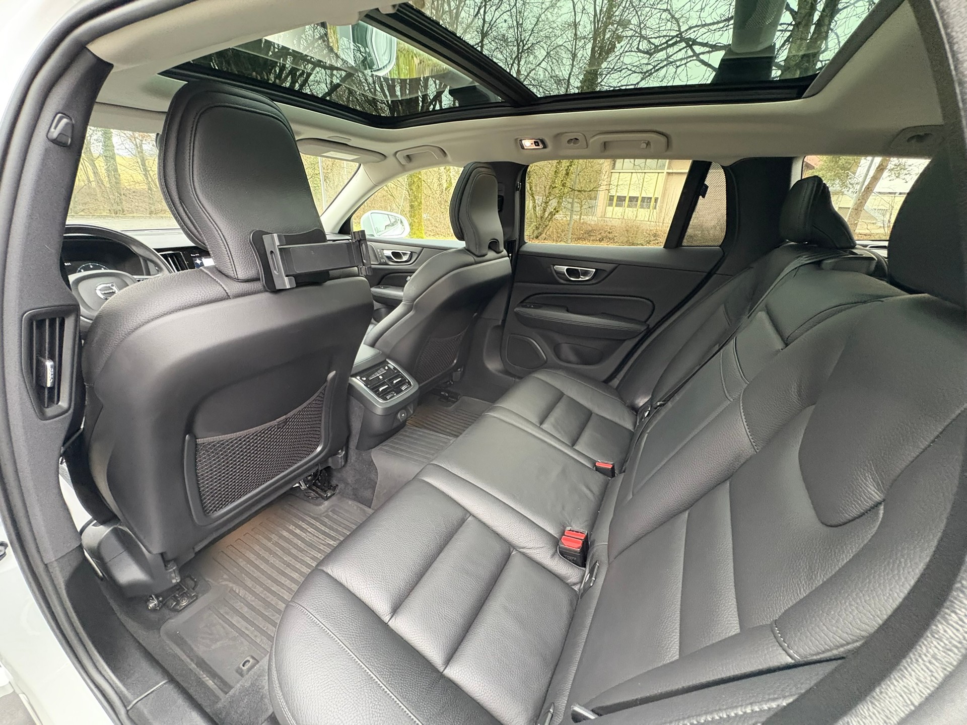 VOLVO Cross Country 2.0 B4 Mild Hybrid AWD-image-13