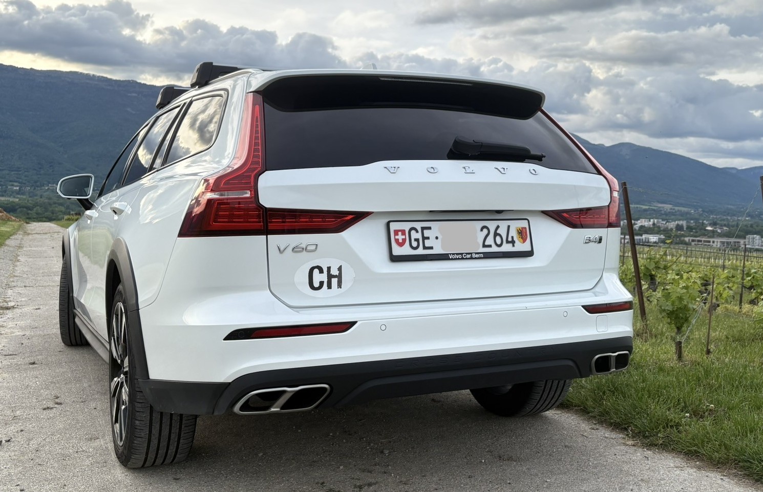 VOLVO Cross Country 2.0 B4 Mild Hybrid AWD-image-2