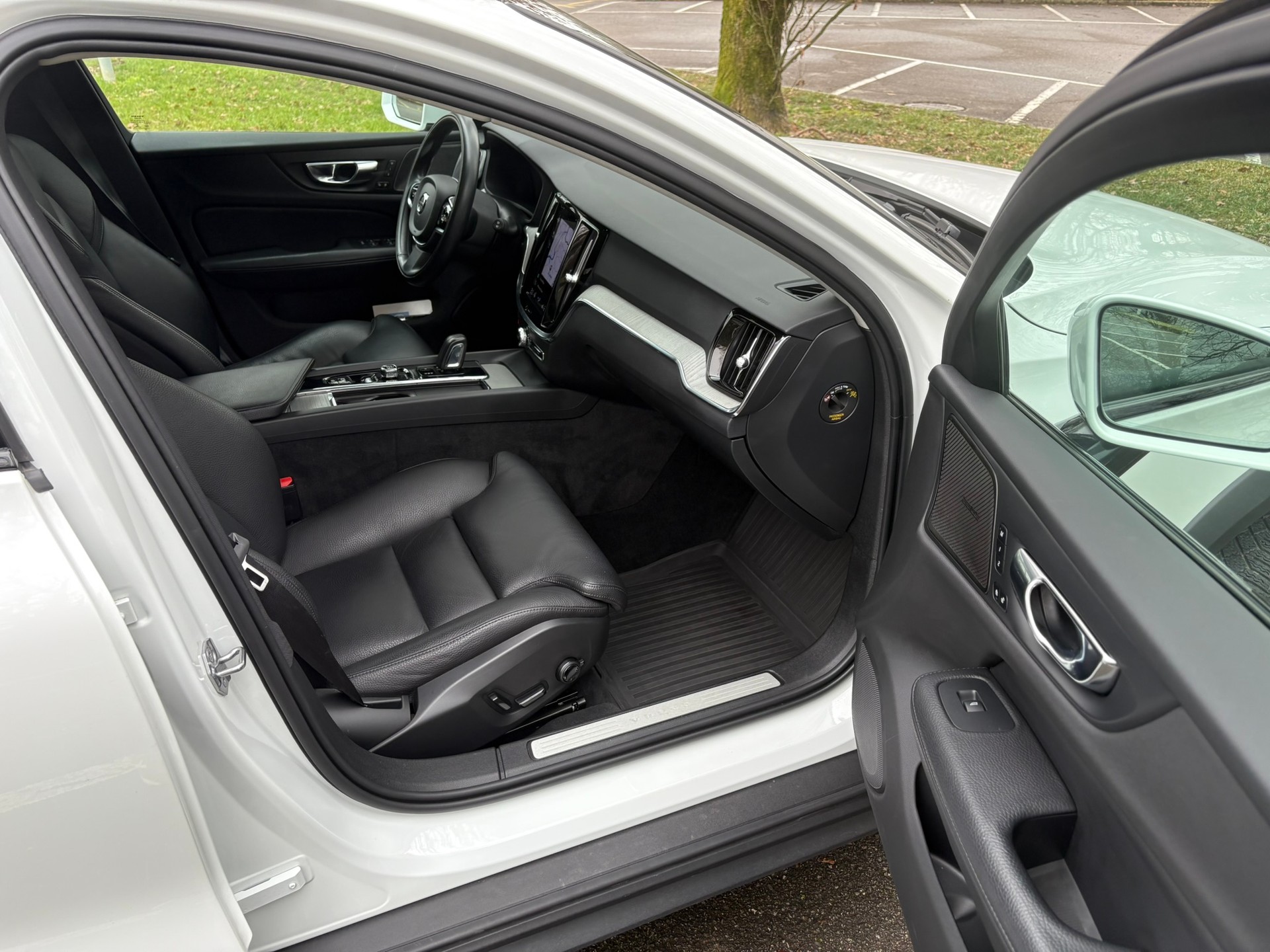VOLVO Cross Country 2.0 B4 Mild Hybrid AWD-image-8