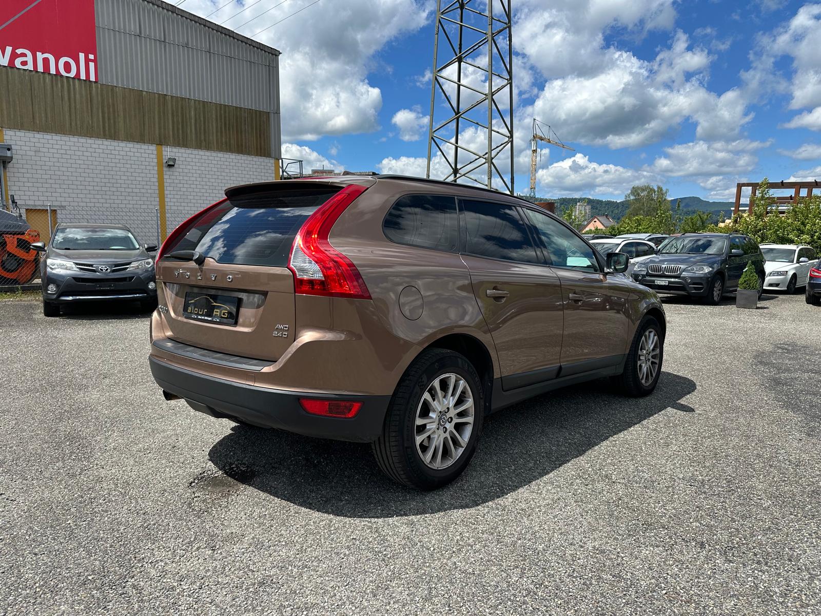 VOLVO XC60 2.4D AWD-image-4