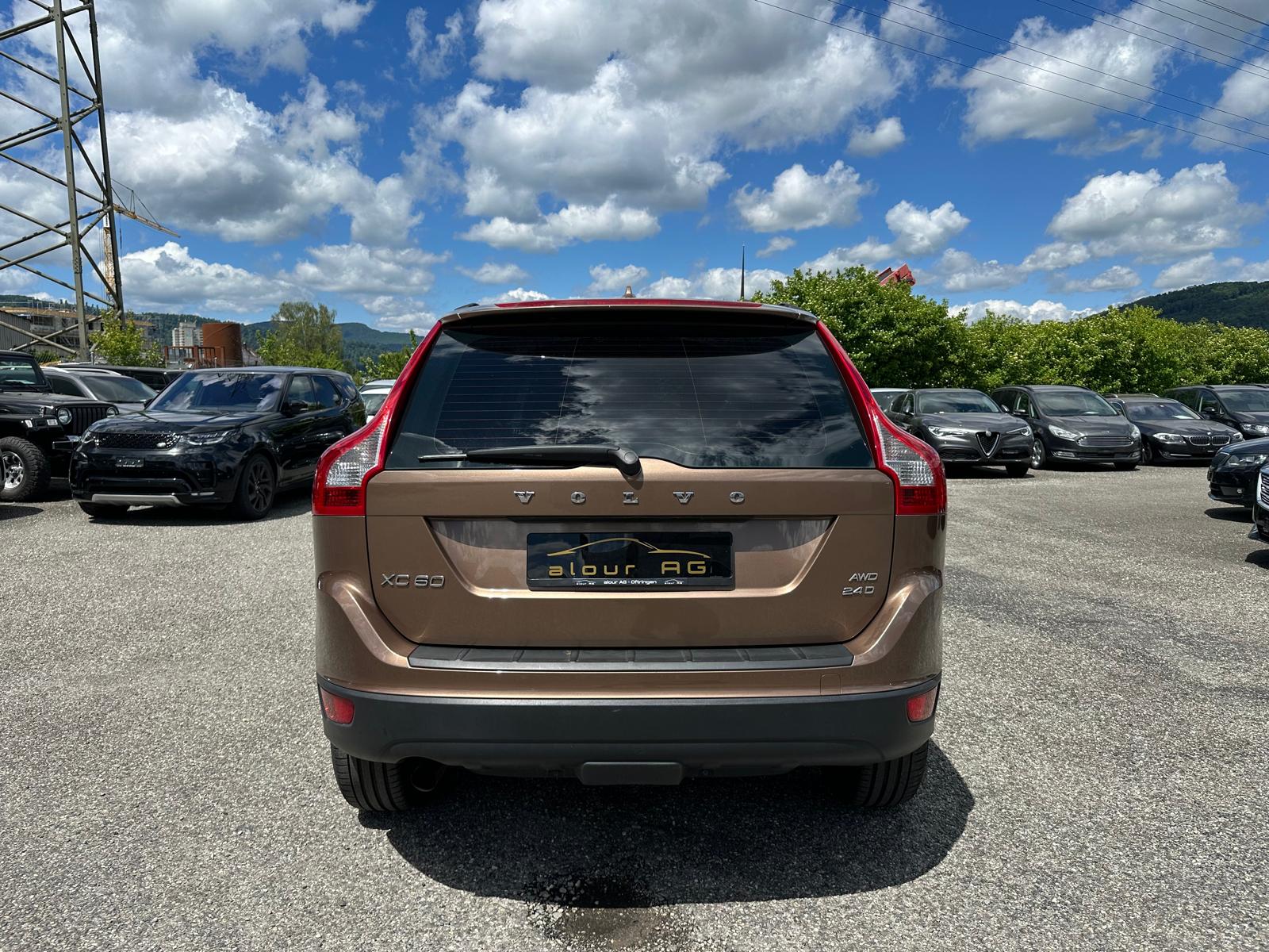 VOLVO XC60 2.4D AWD-image-3