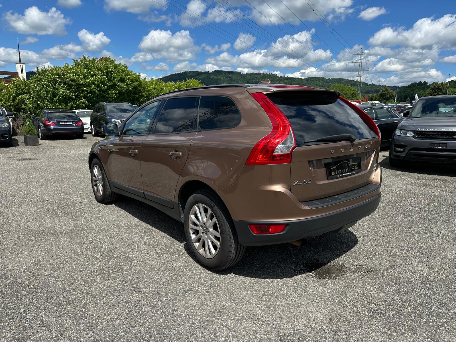 VOLVO XC60 2.4D AWD-image-2