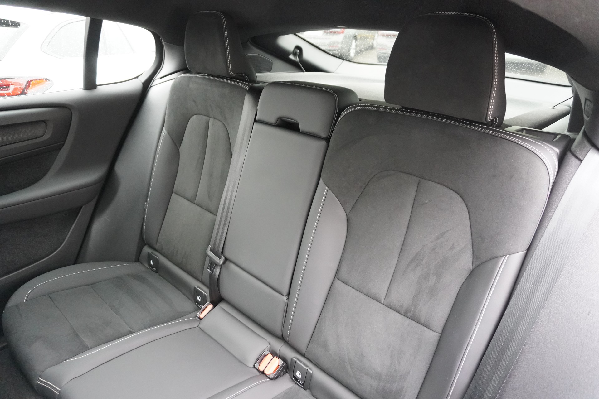 VOLVO C40 Recharge P8 Twin AWD Pure Electric Ultimate-image-15