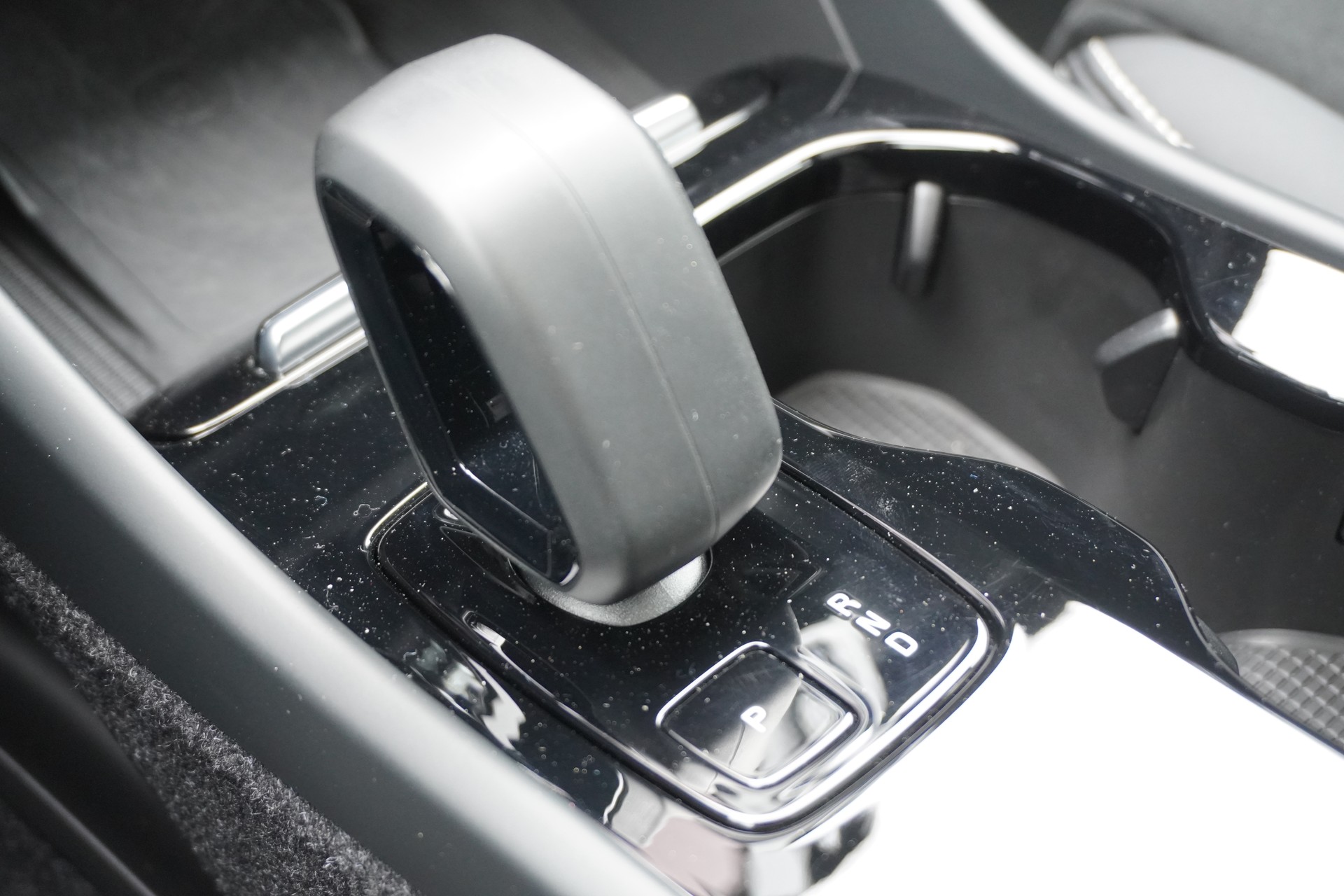 VOLVO C40 Recharge P8 Twin AWD Pure Electric Ultimate-image-18