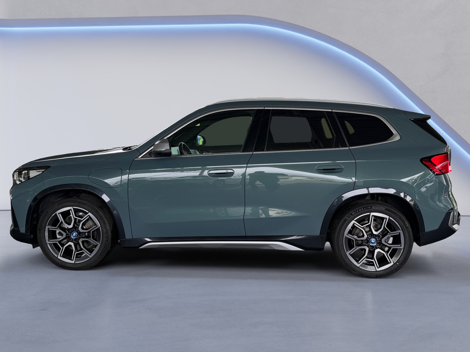 BMW X1 30e xDrive-showroom-element-1