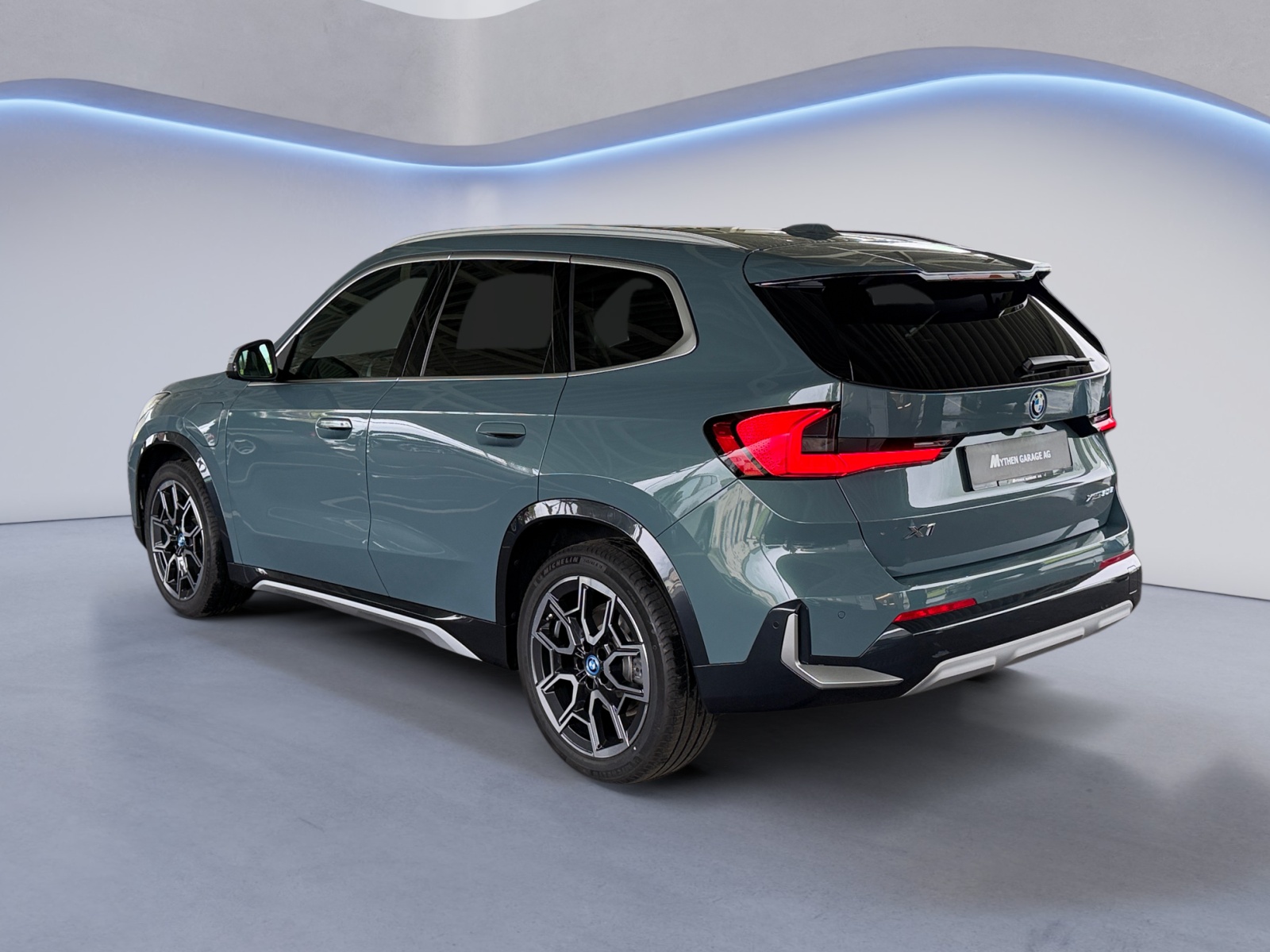 BMW X1 30e xDrive-showroom-element-2