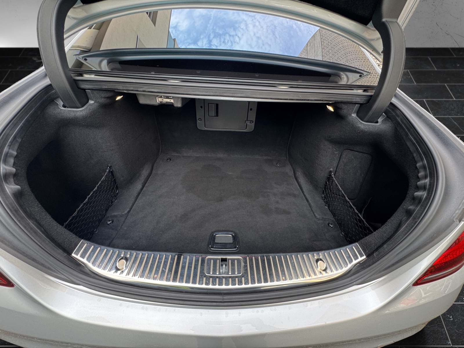 MERCEDES-BENZ S 560 4Matic 9G-Tronic-image-23