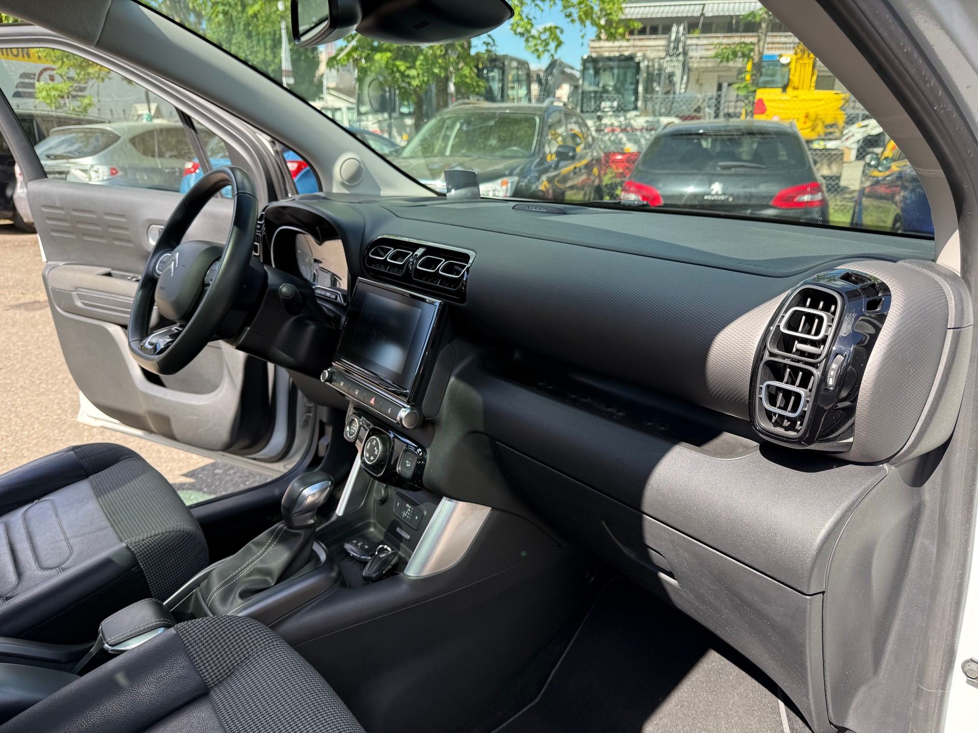 CITROEN C3 Aircross 1.2i PureTech Shine EAT-image-6