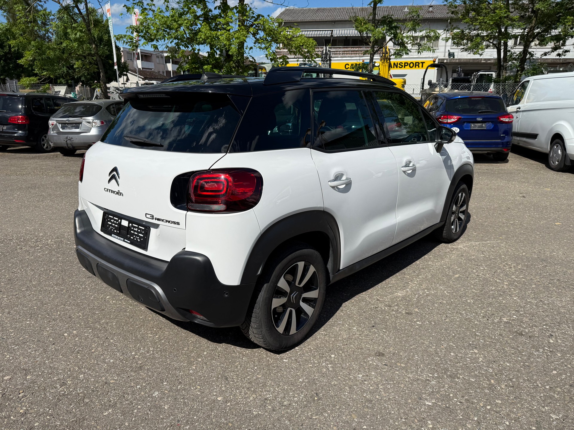 CITROEN C3 Aircross 1.2i PureTech Shine EAT-image-4