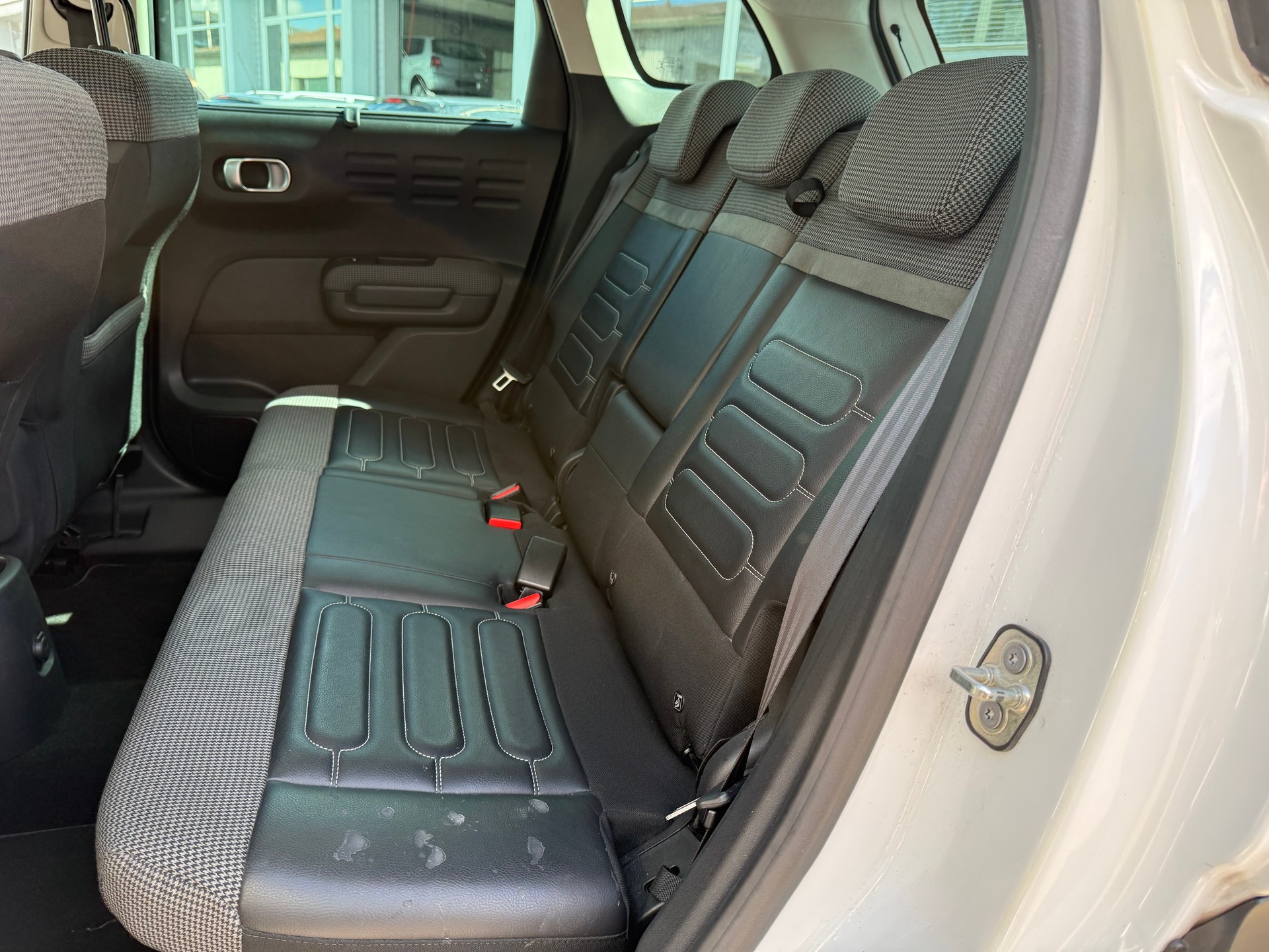 CITROEN C3 Aircross 1.2i PureTech Shine EAT-image-9
