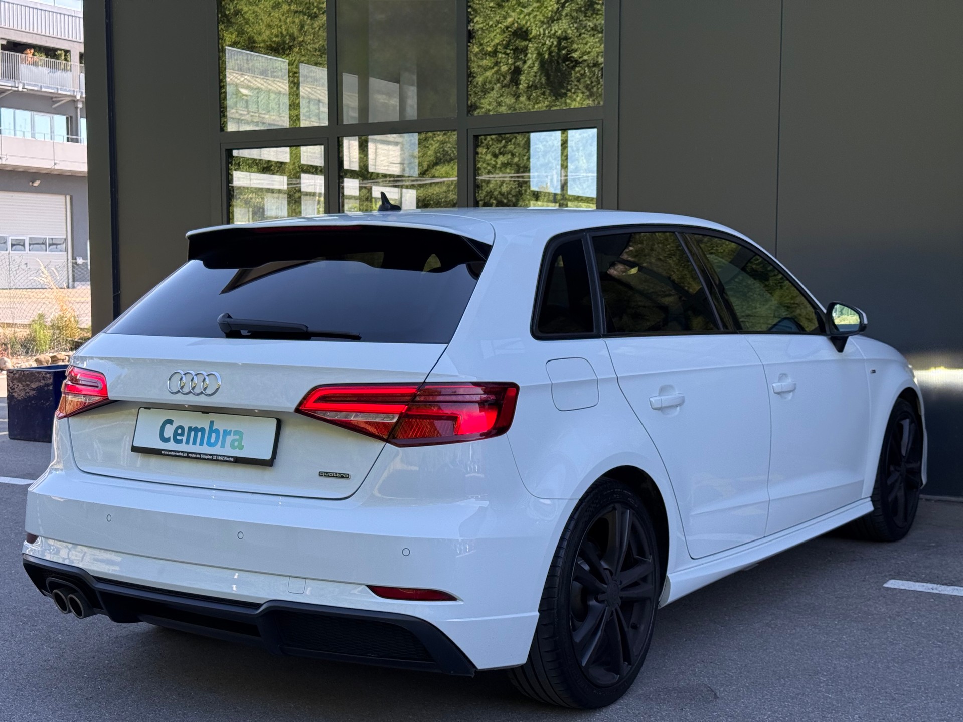 AUDI A3 Sportback 40 TFSI S-Line Sport Attraction quattro S-tronic-image-4