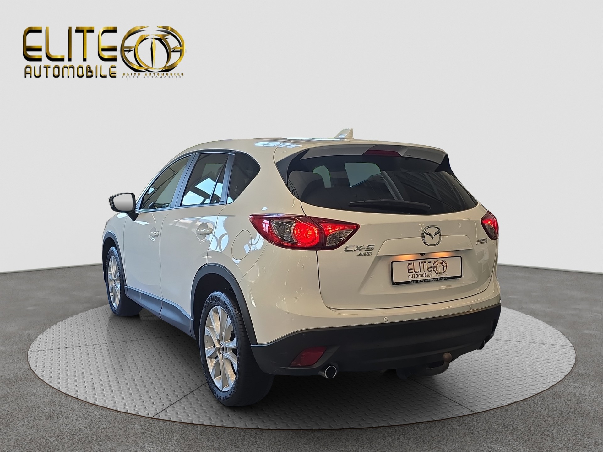 MAZDA CX-5 2.2 D HP Revolution AWD Automatic-image-5