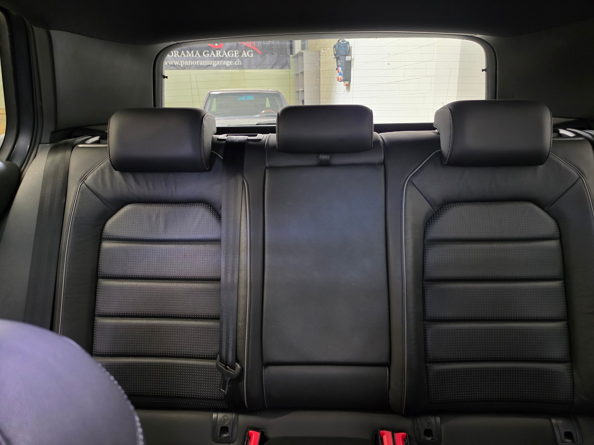 VW Golf 2.0 TSI R 4Motion DSG AKRAPOVIC EDITION-image-17