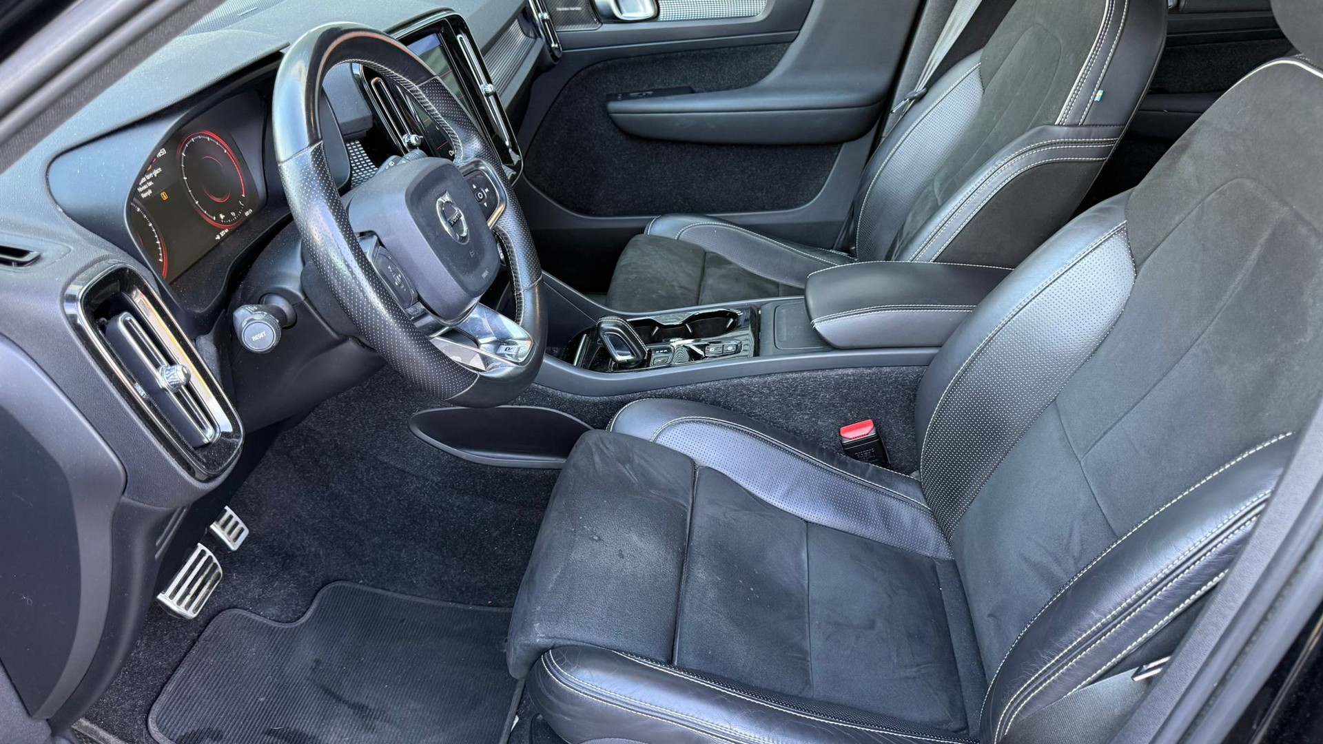 VOLVO XC40 T4 AWD R-Design Geartronic-image-7