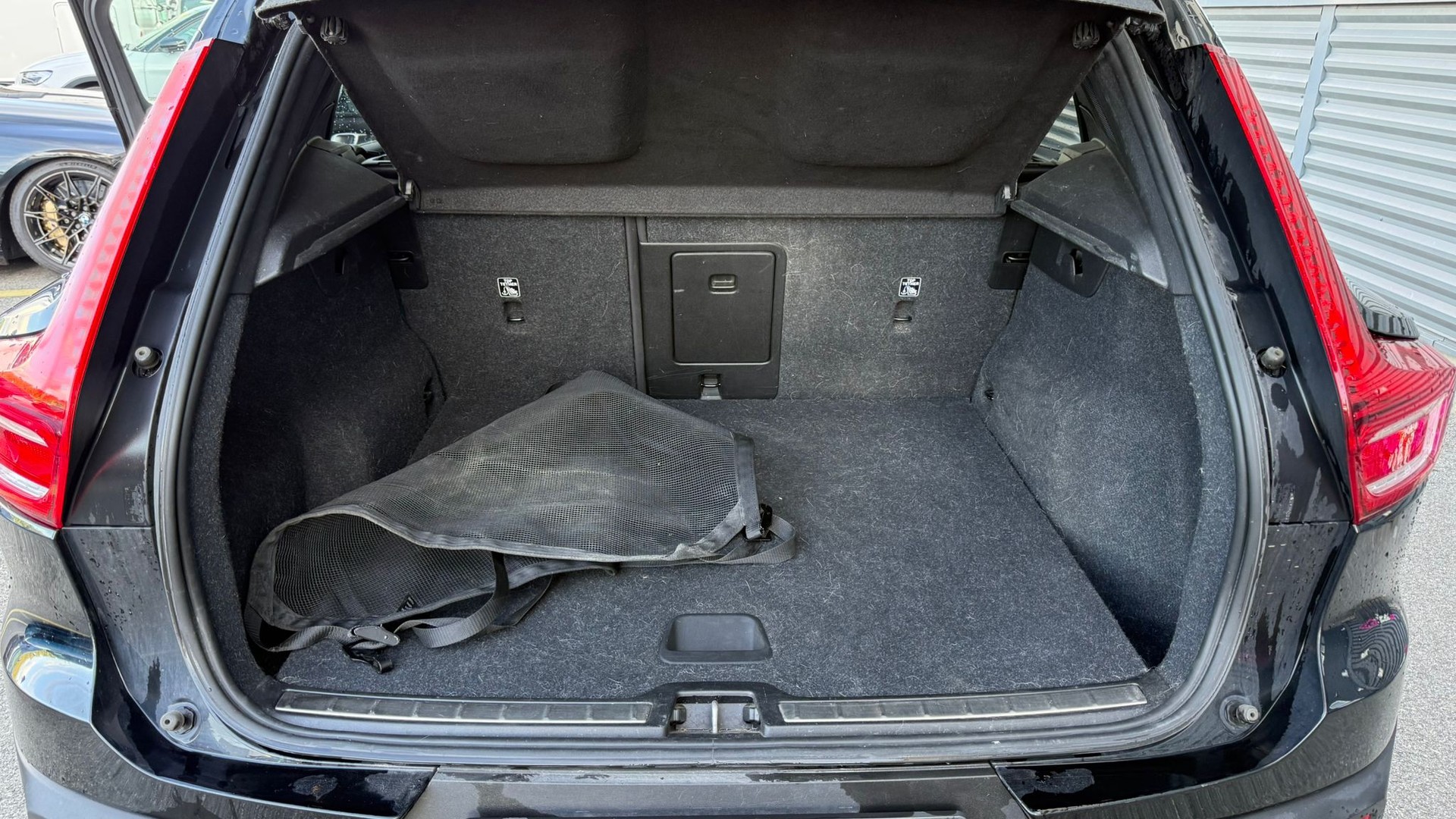 VOLVO XC40 T4 AWD R-Design Geartronic-image-10