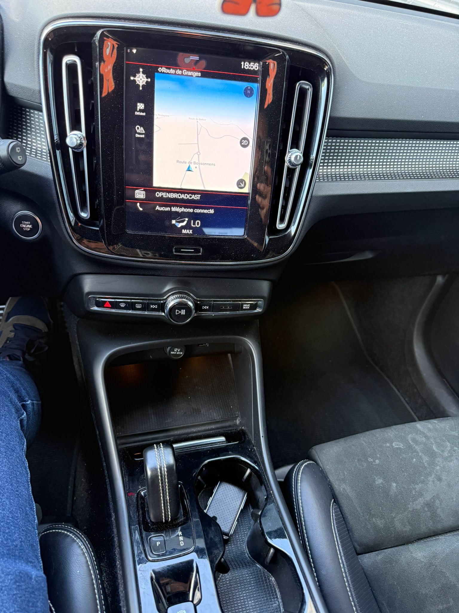 VOLVO XC40 T4 AWD R-Design Geartronic-image-8