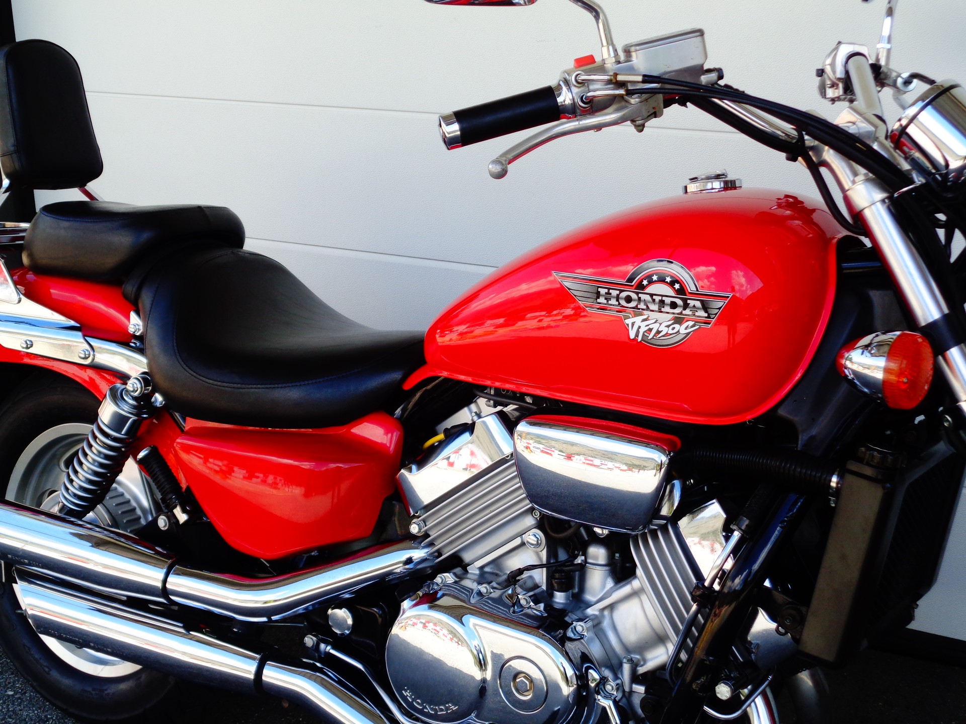 HONDA VF 750 C Magna V4-image-2