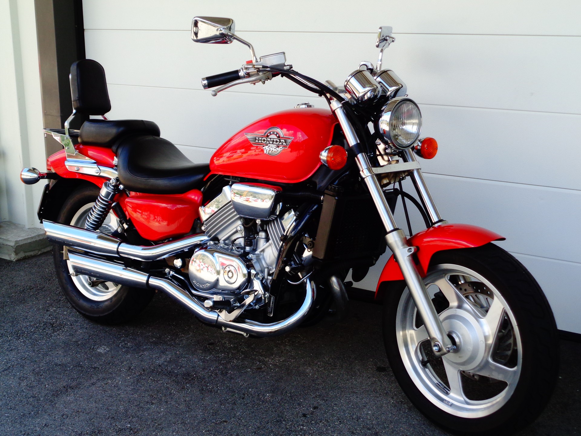 HONDA VF 750 C Magna V4-image-0