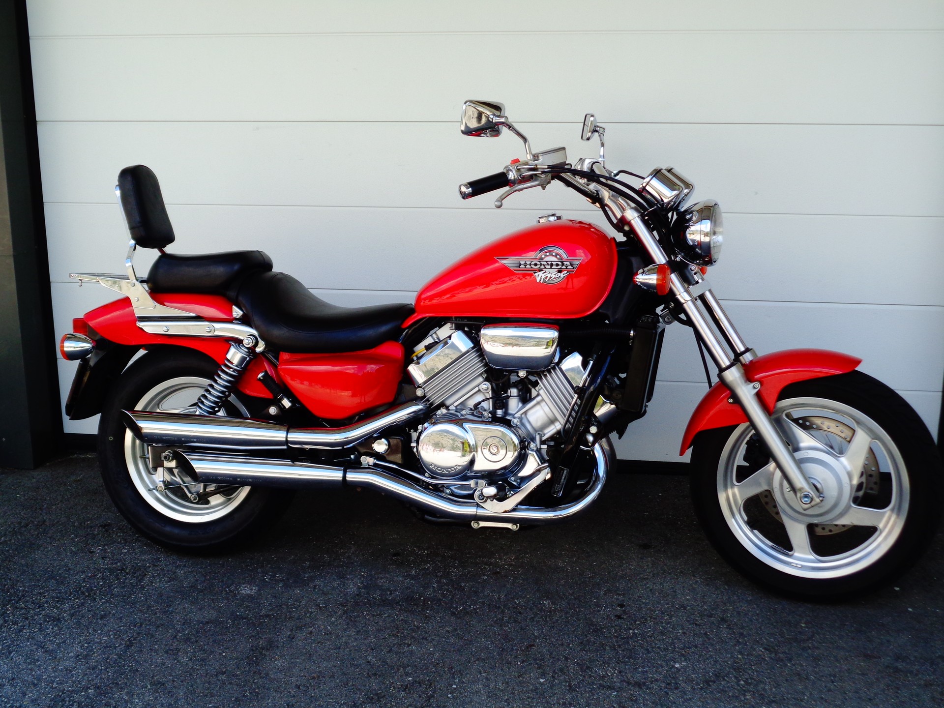 HONDA VF 750 C Magna V4-image-1