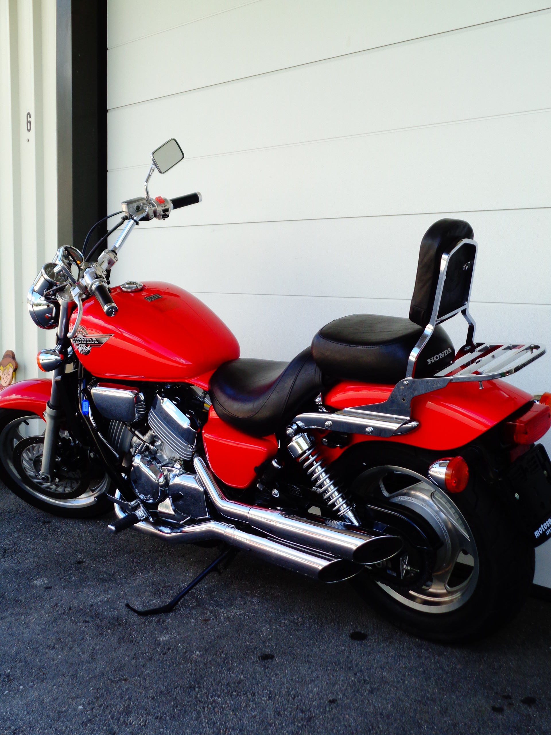 HONDA VF 750 C Magna V4-image-10