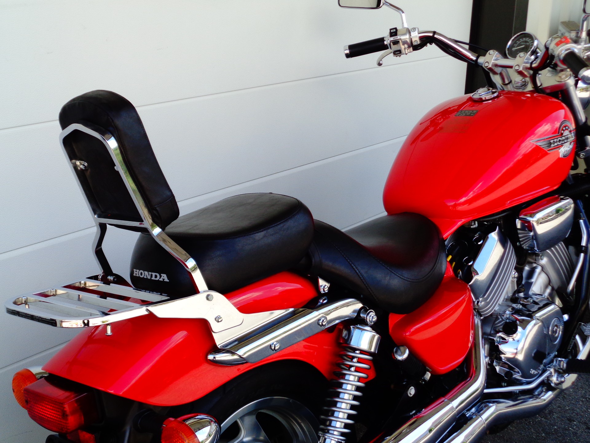 HONDA VF 750 C Magna V4-image-4