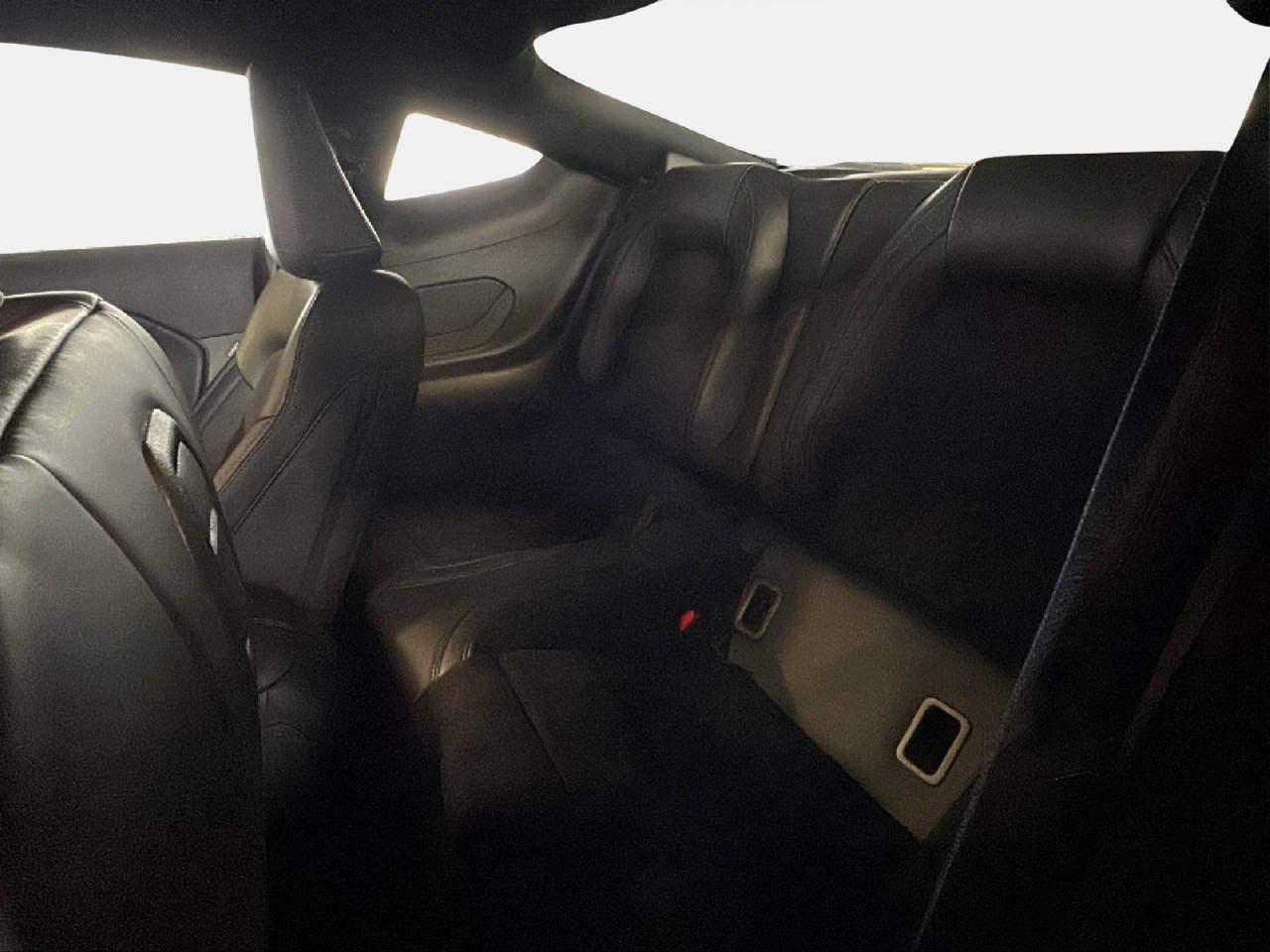 FORD Mustang Coupé 5.0 V8 Dark Horse-image-12