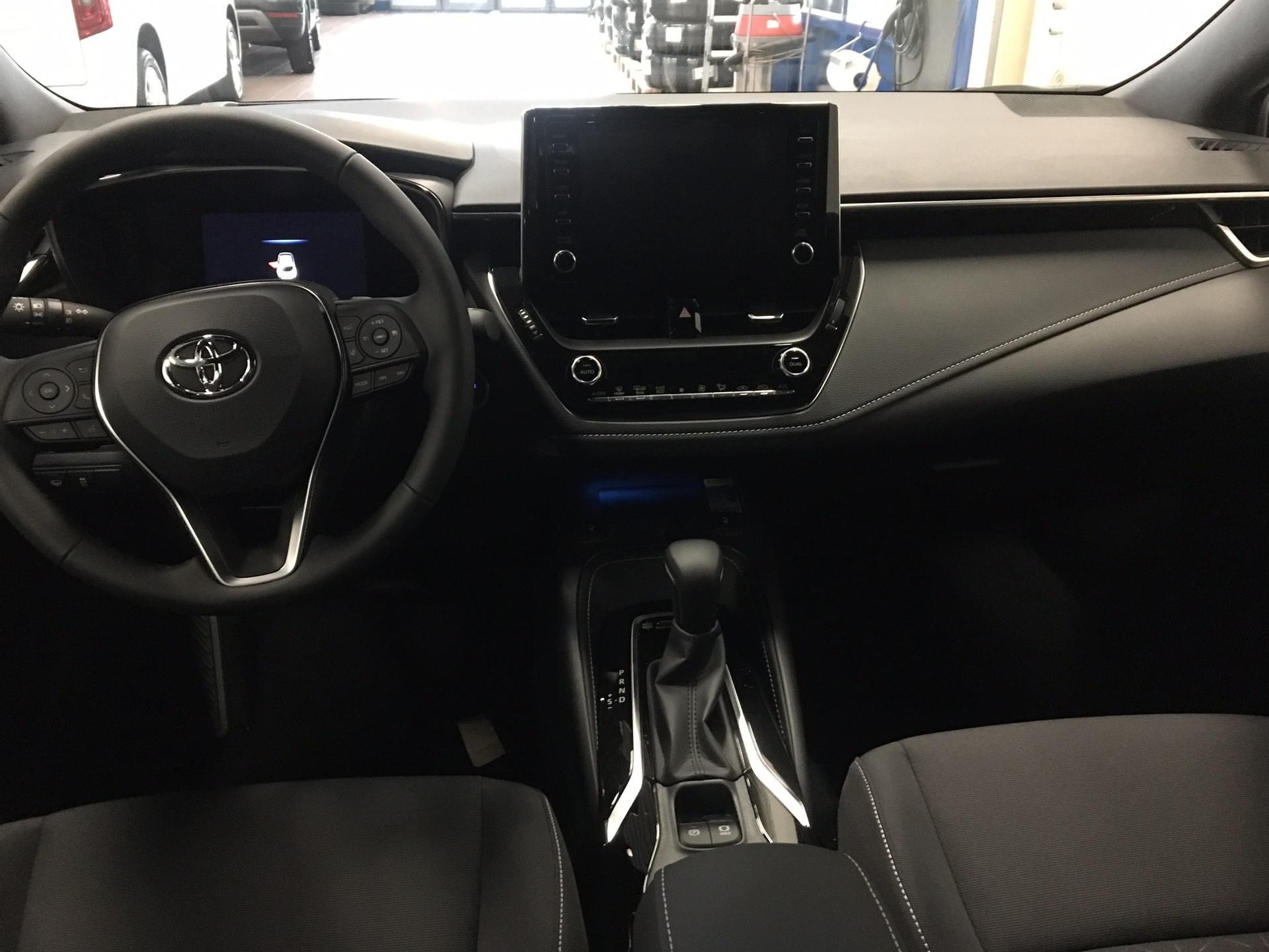 TOYOTA COROLLA Hb 2.0 Hsd Trend 5P-image-5