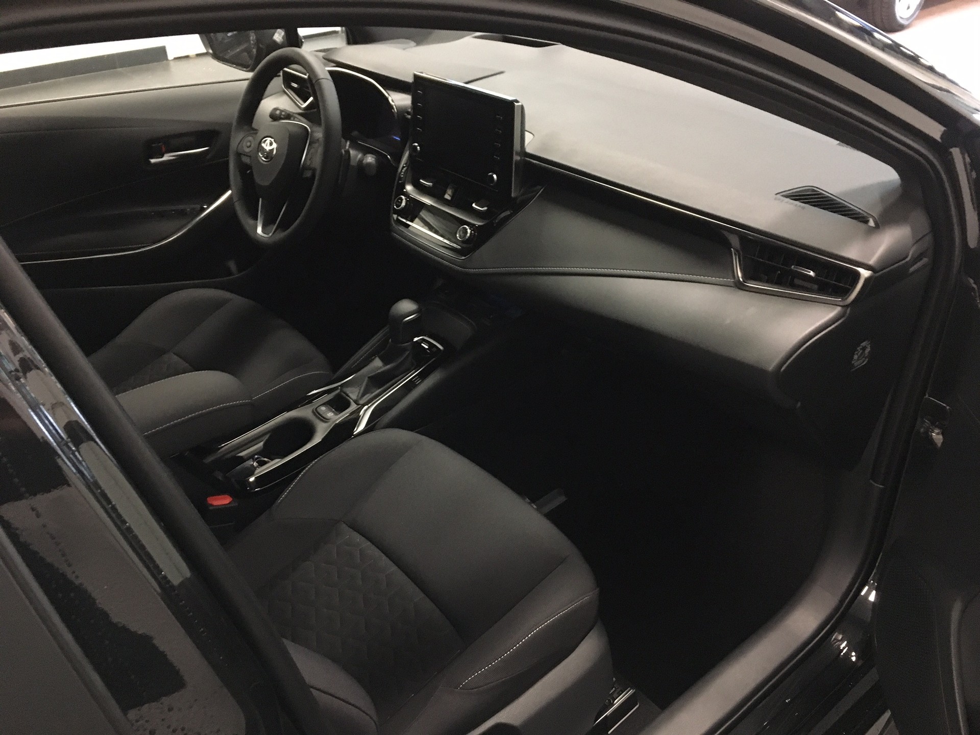 TOYOTA COROLLA Hb 2.0 Hsd Trend 5P-showroom-element-3