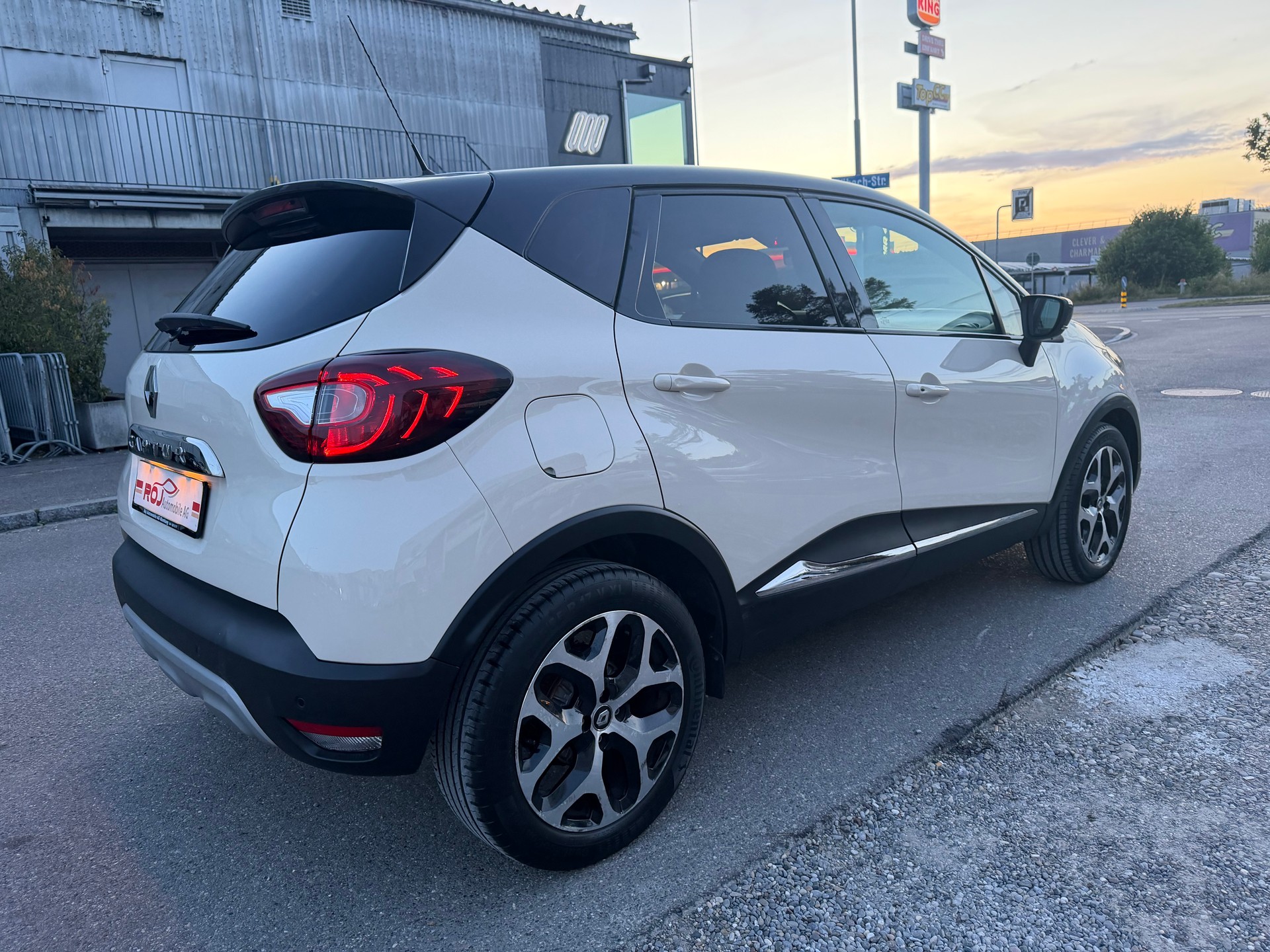 RENAULT Captur 1.5 dCi Intens EDC-image-4