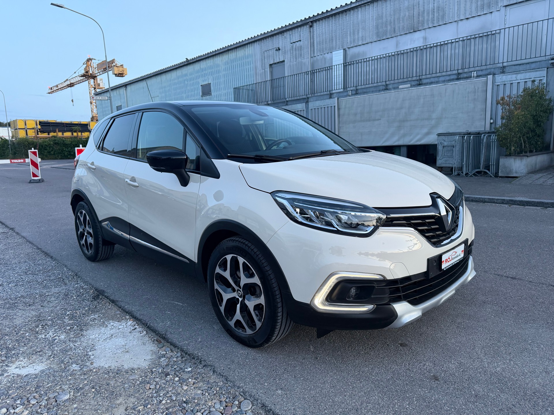 RENAULT Captur 1.5 dCi Intens EDC-showroom-element-3