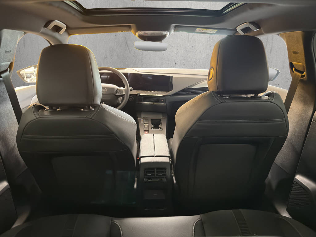 OPEL Astra-e Sports Tourer Ultimate-image-11