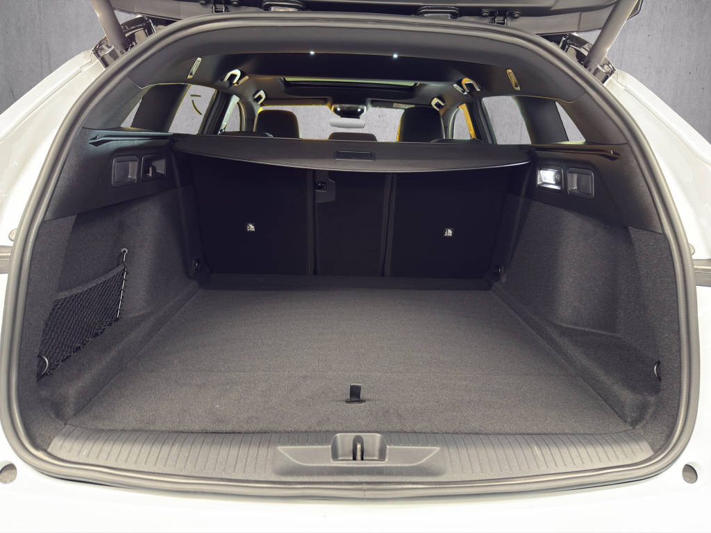 OPEL Astra-e Sports Tourer Ultimate-image-14