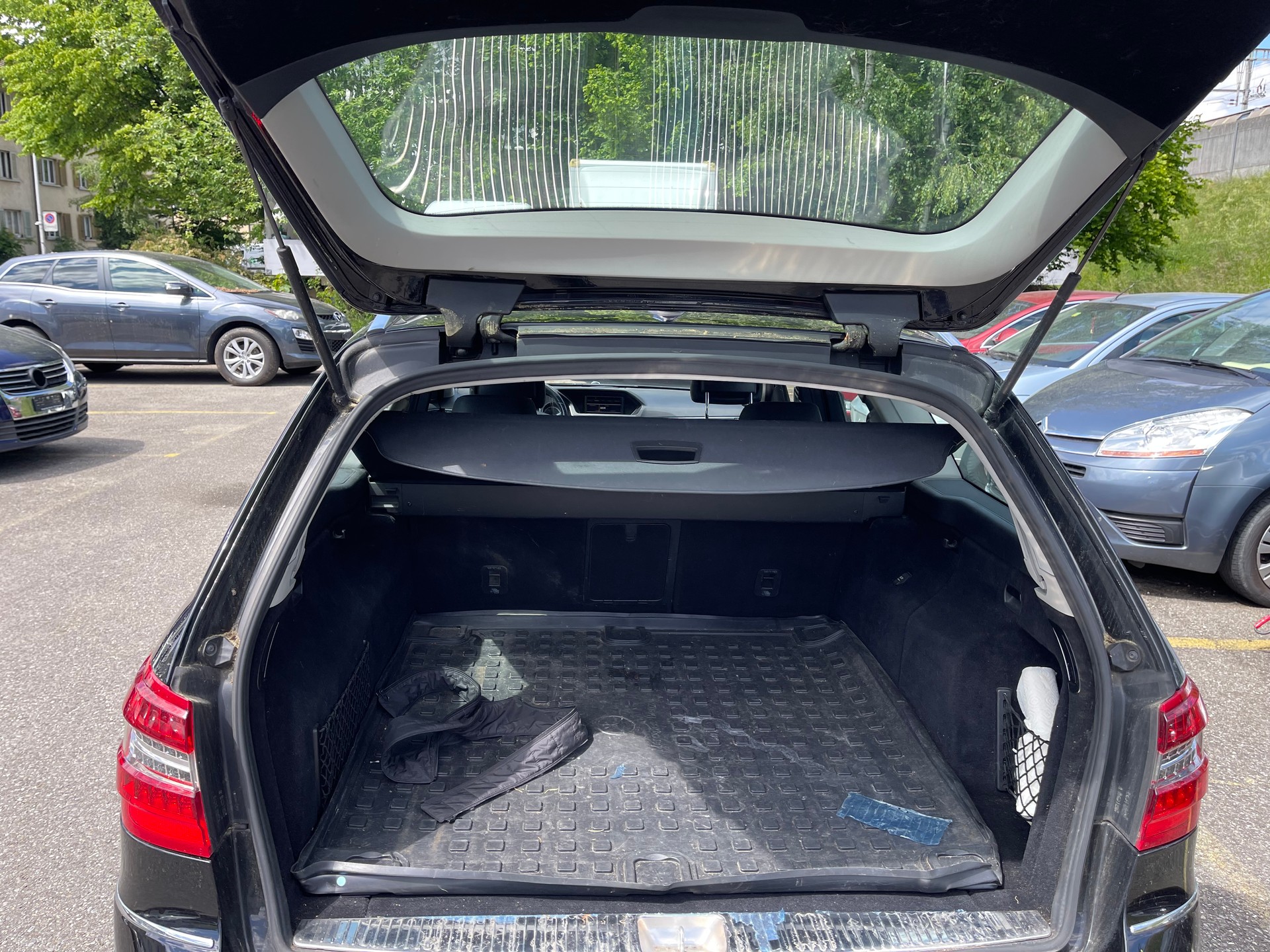MERCEDES-BENZ E 350 Avantgarde 4Matic 7G-Tronic-image-9