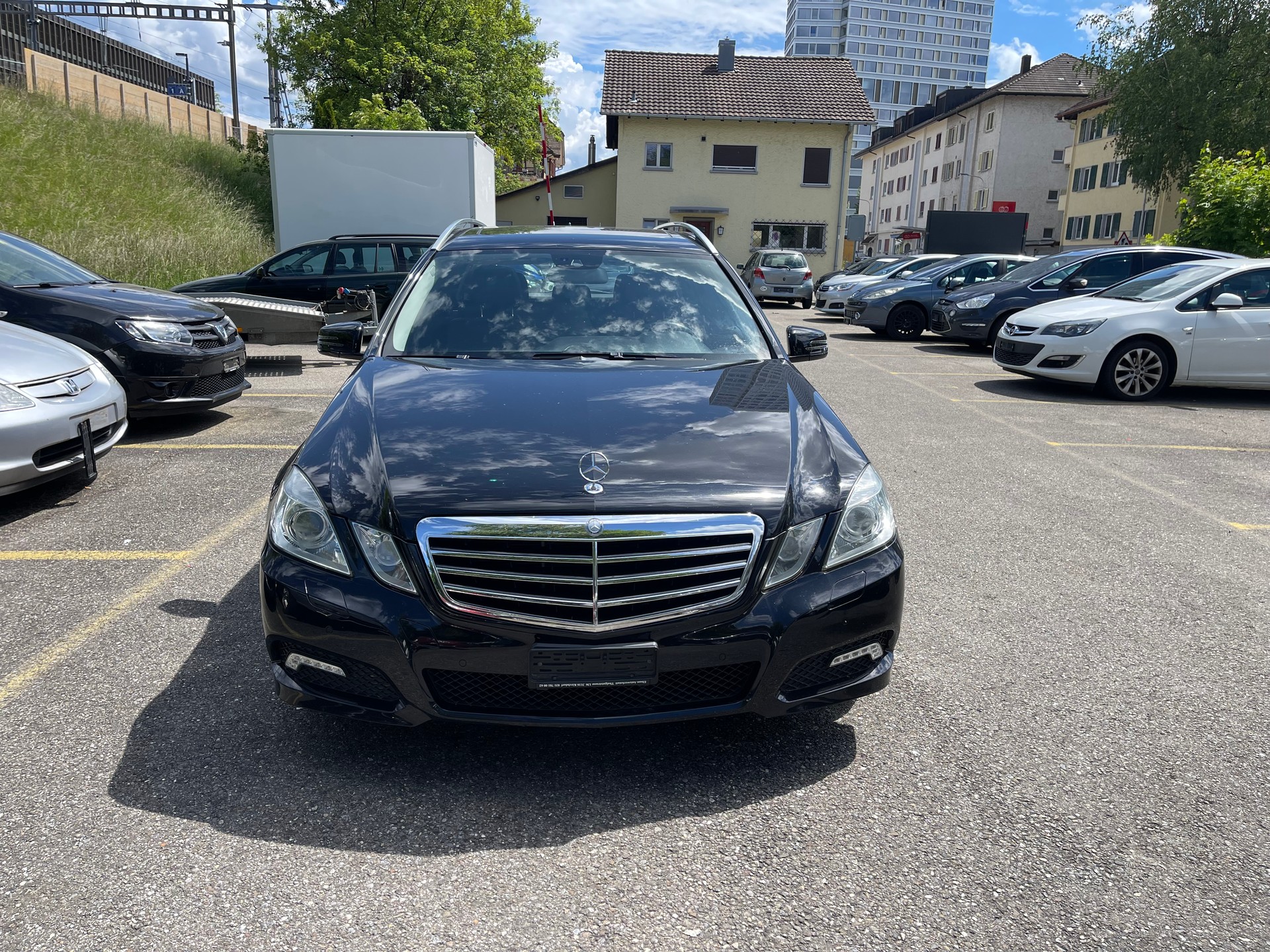 MERCEDES-BENZ E 350 Avantgarde 4Matic 7G-Tronic-image-4