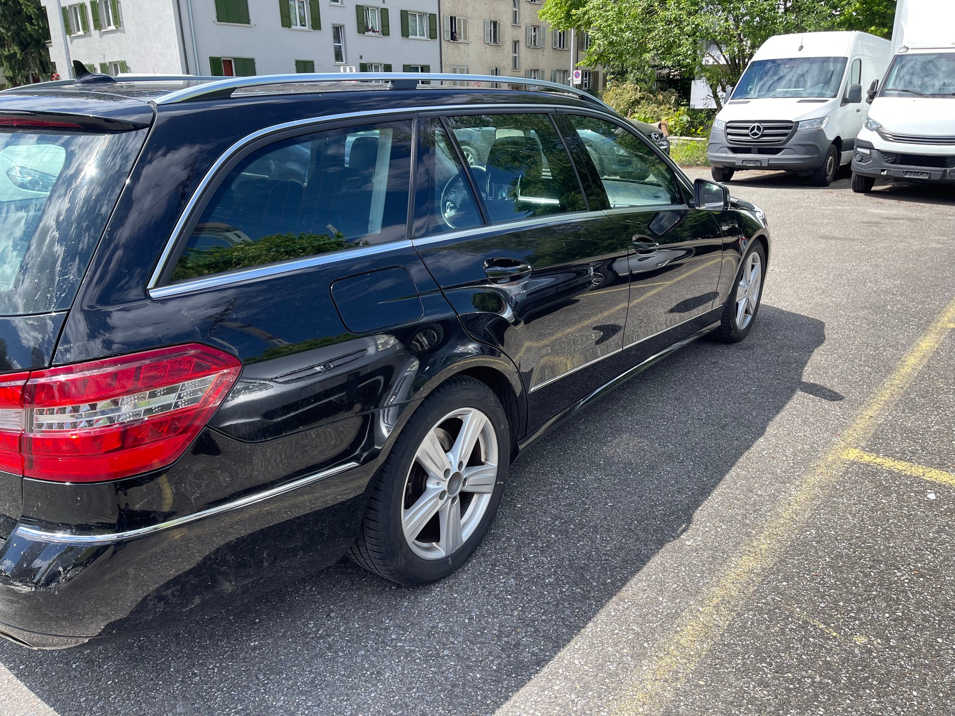 MERCEDES-BENZ E 350 Avantgarde 4Matic 7G-Tronic-image-3