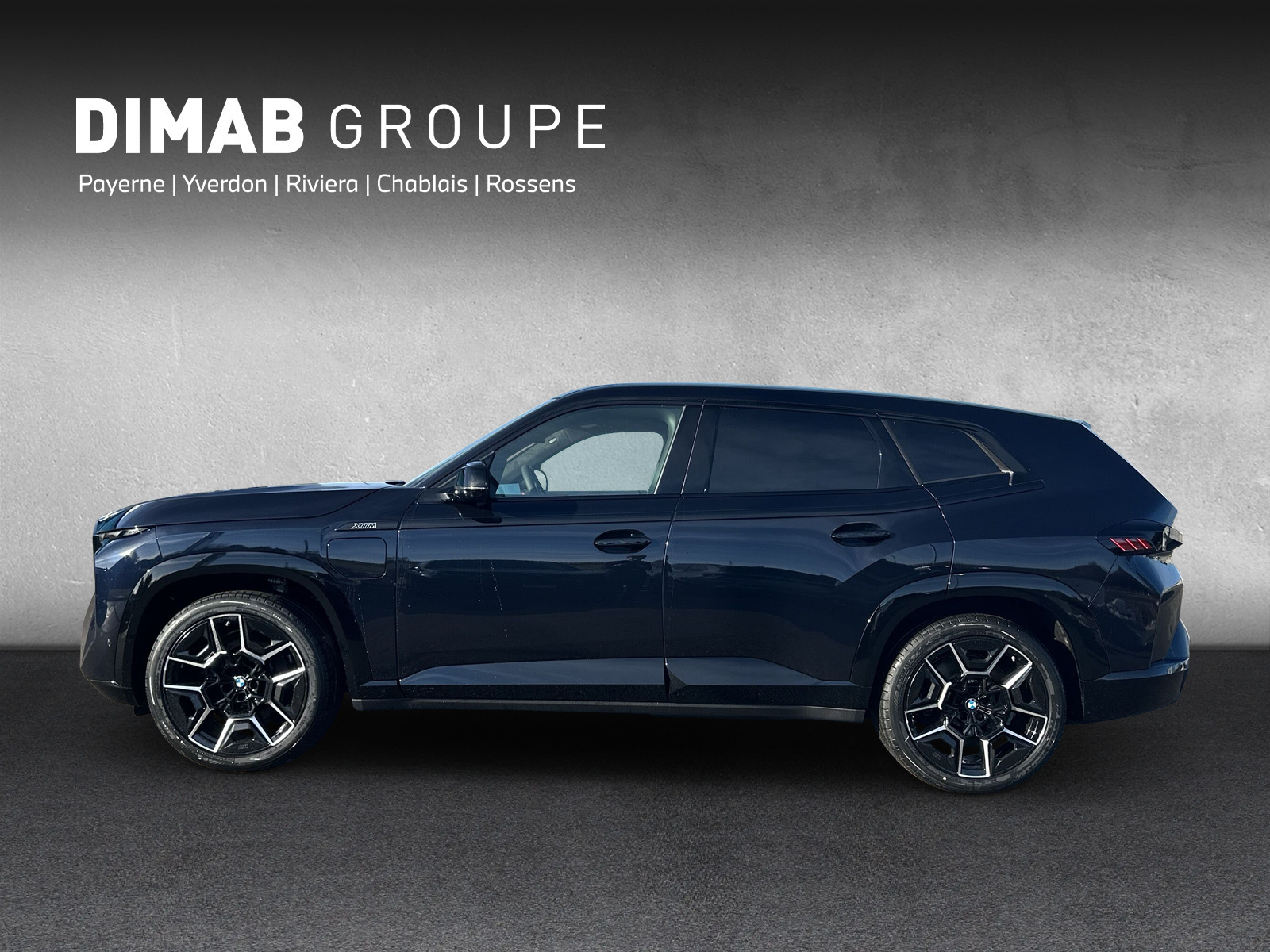 BMW XM xDrive 50e PHEV Steptronic 📍-showroom-element-1