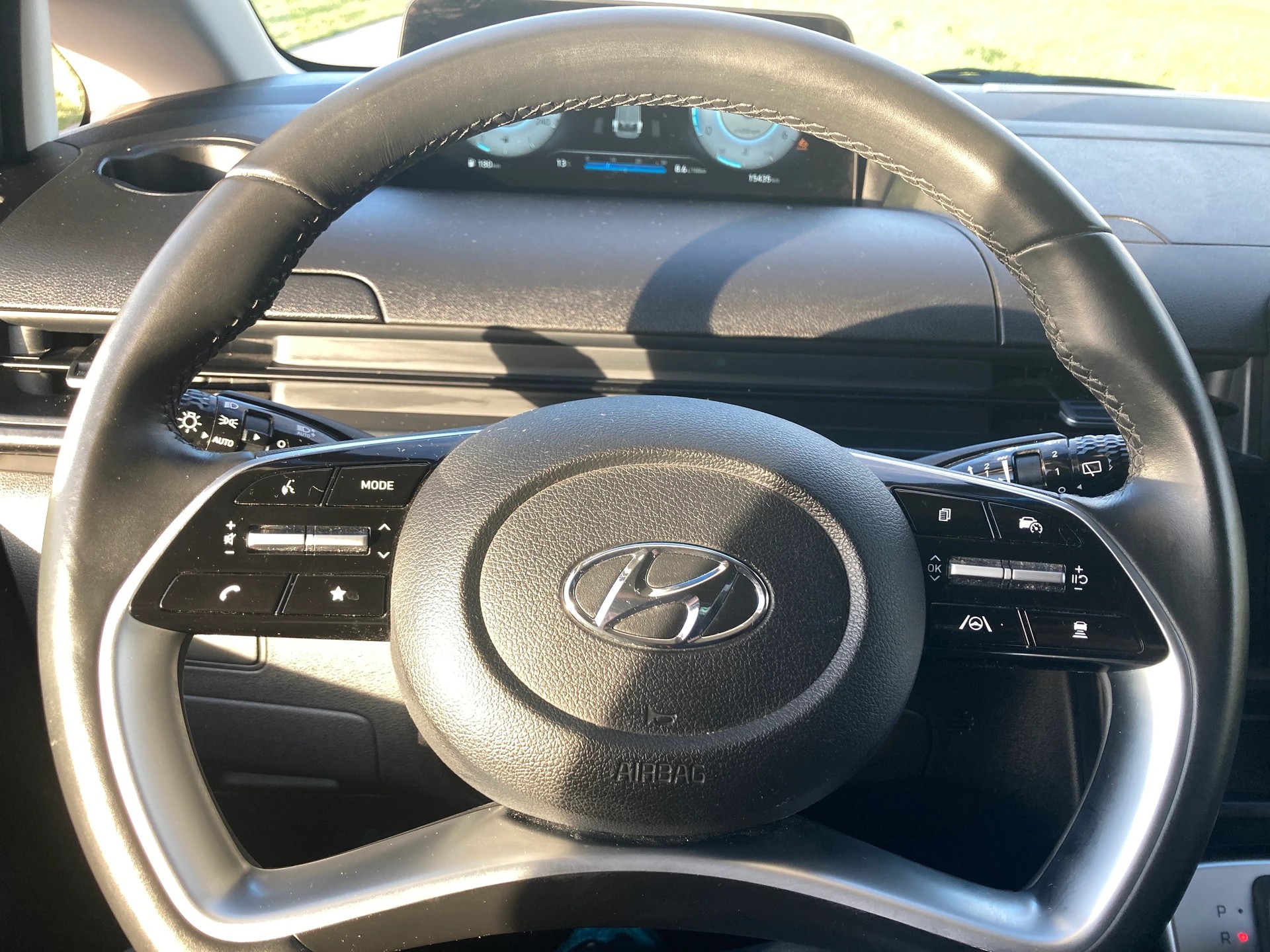 HYUNDAI Staria Wagon 2.2 CRDi Amplia 4WD A **Anhängerkupplung**-image-13